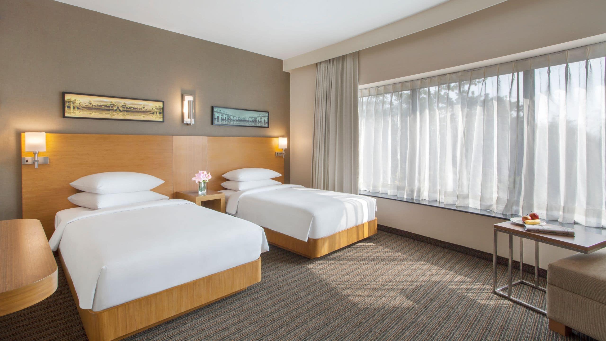 Hyatt Place Hyderabad Banjara Hills Dış mekan fotoğraf A room at the hotel