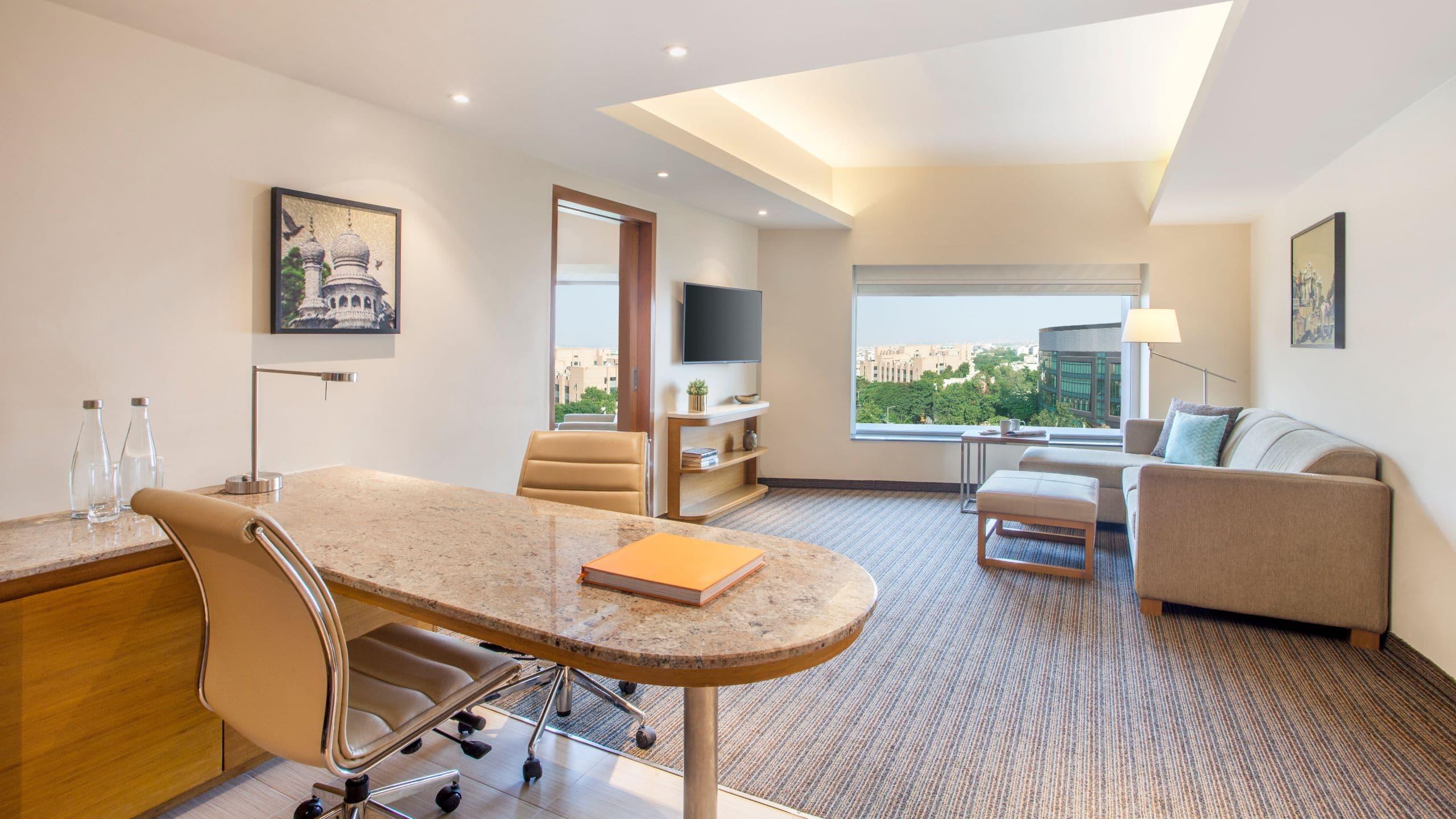 Hyatt Place Hyderabad Banjara Hills Dış mekan fotoğraf Suite at the Taj Bengal