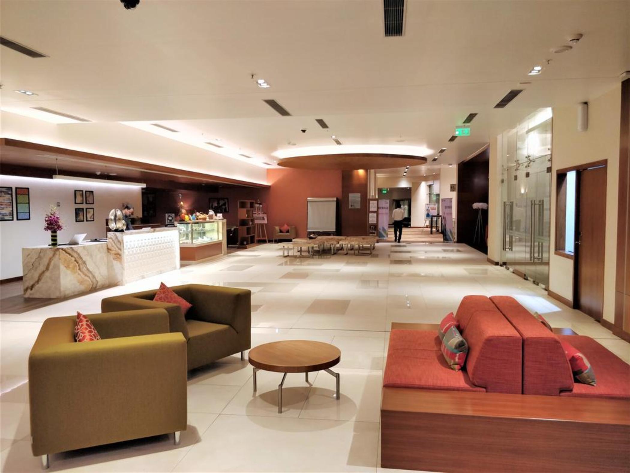 Hyatt Place Hyderabad Banjara Hills Dış mekan fotoğraf Lobby