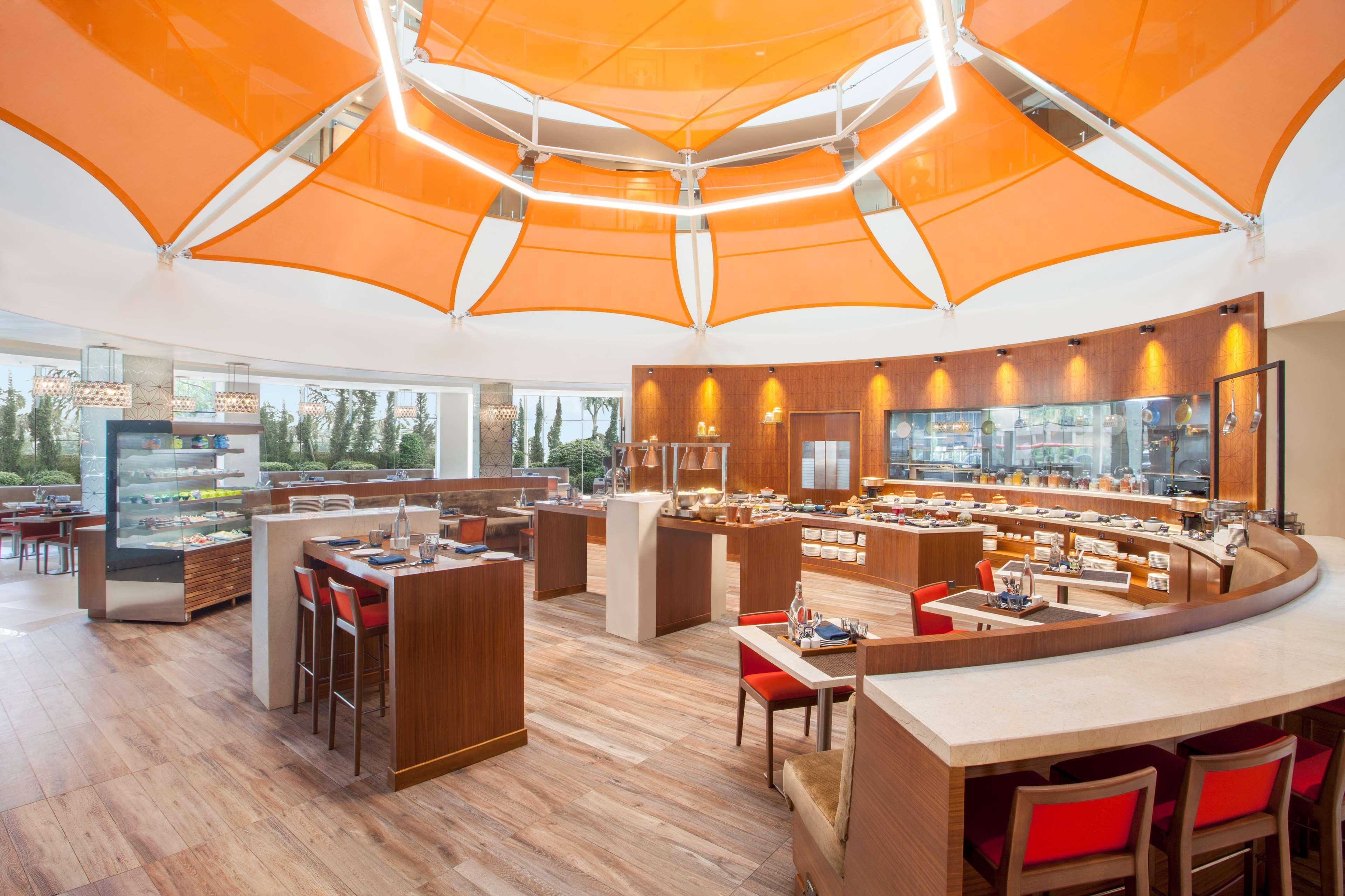 Hyatt Place Hyderabad Banjara Hills Dış mekan fotoğraf The restaurant