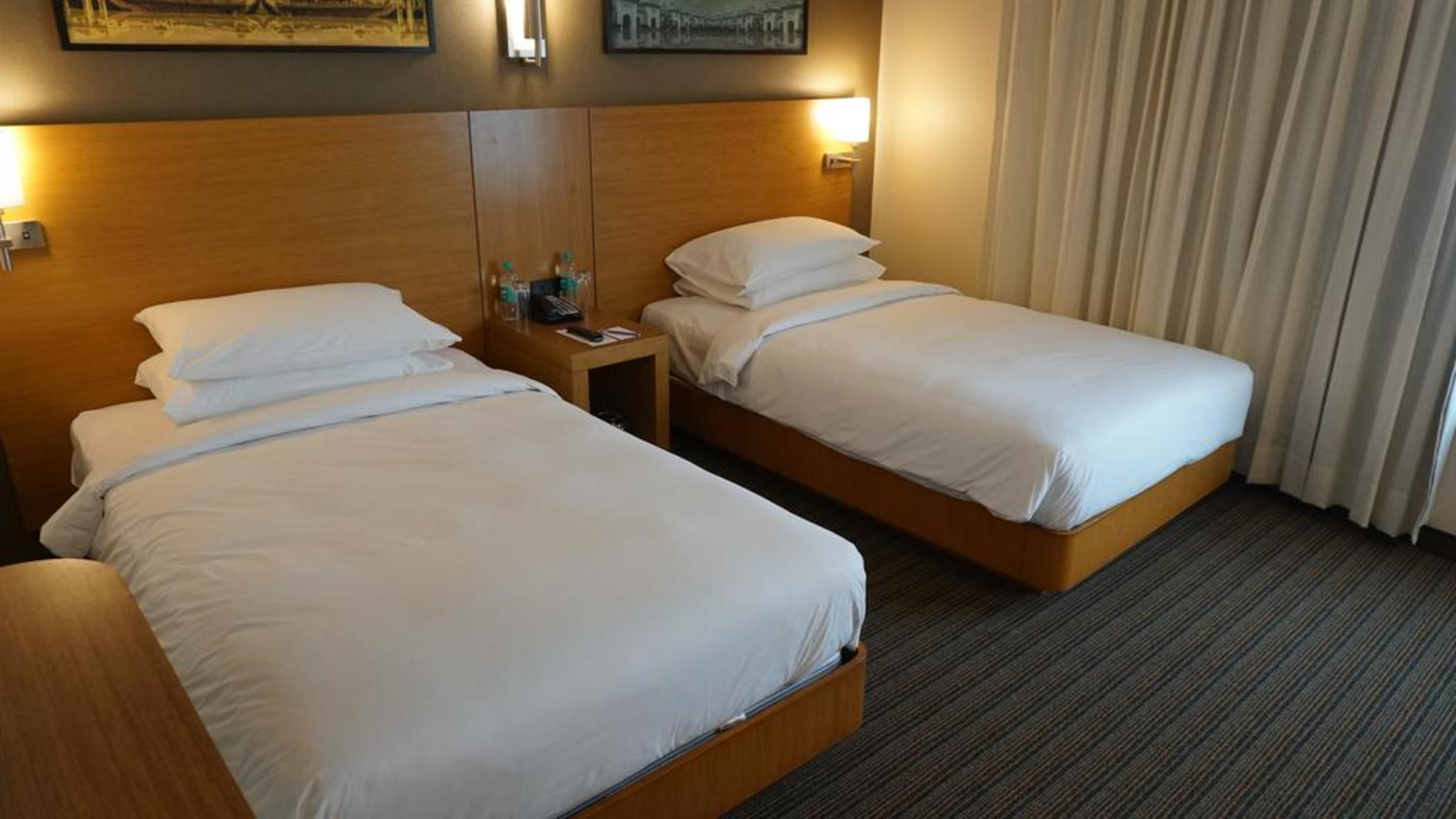 Hyatt Place Hyderabad Banjara Hills Dış mekan fotoğraf A room at the hotel
