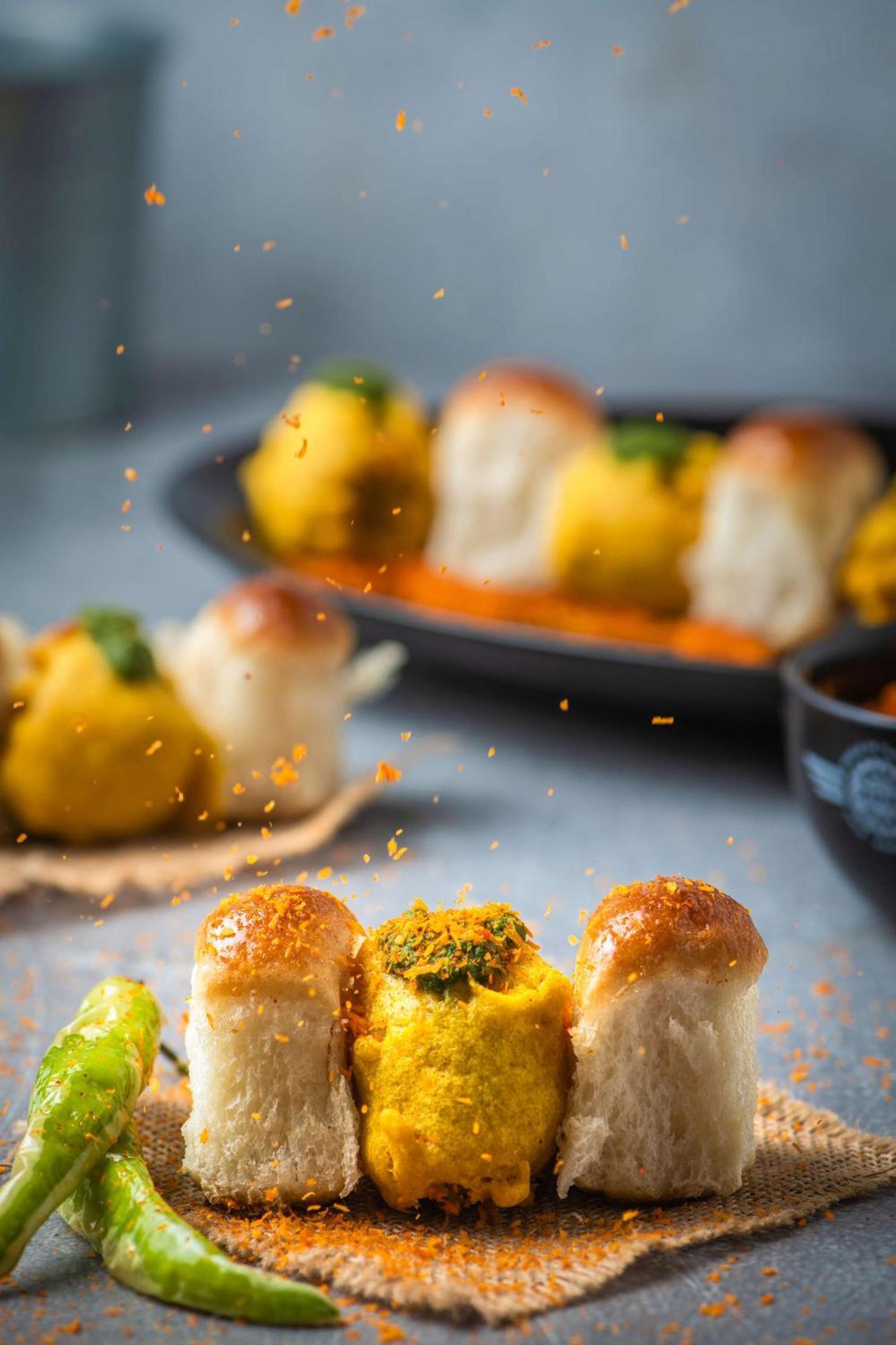 Hyatt Place Hyderabad Banjara Hills Dış mekan fotoğraf A plate of paneer pakora