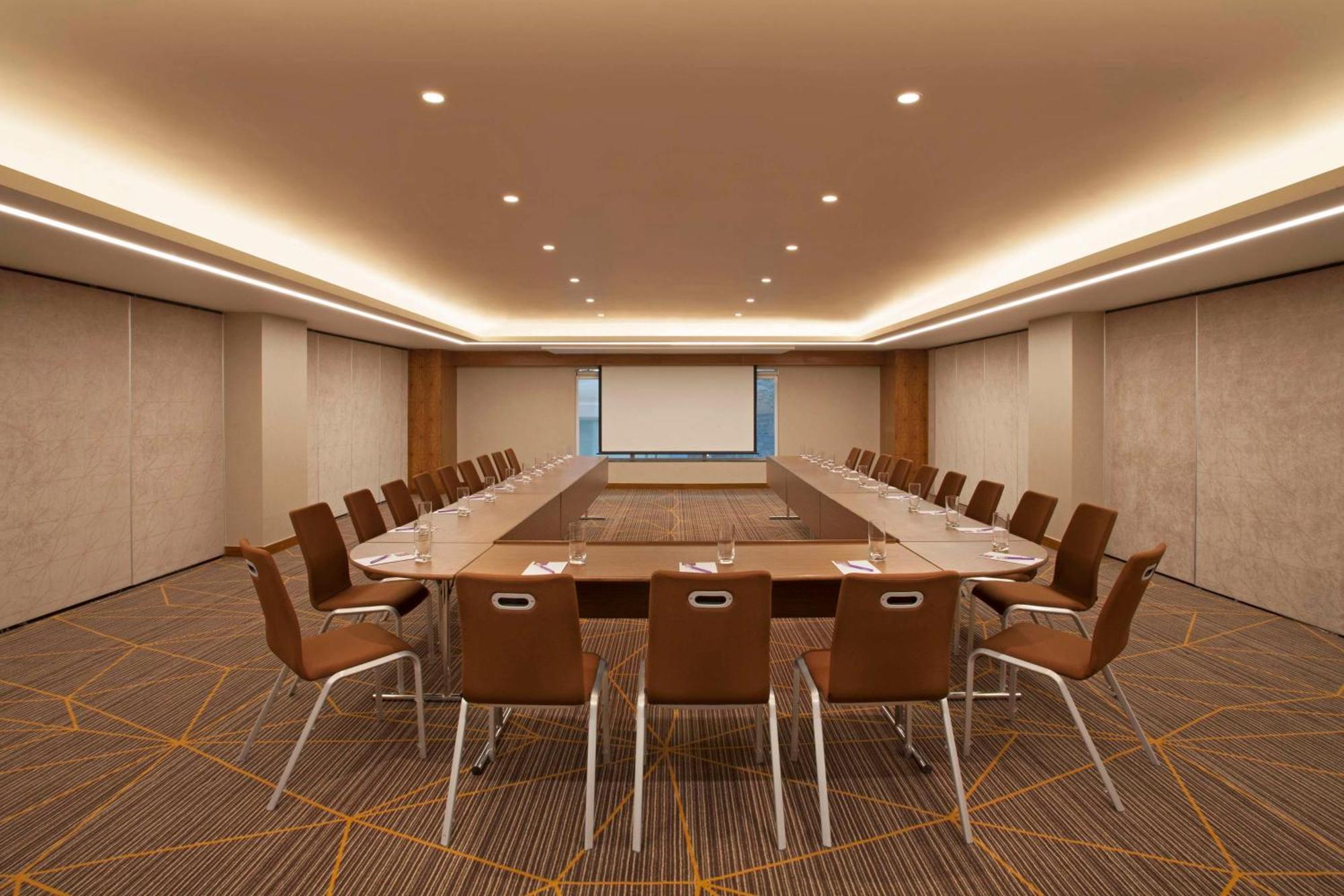 Hyatt Place Hyderabad Banjara Hills Dış mekan fotoğraf Meeting room