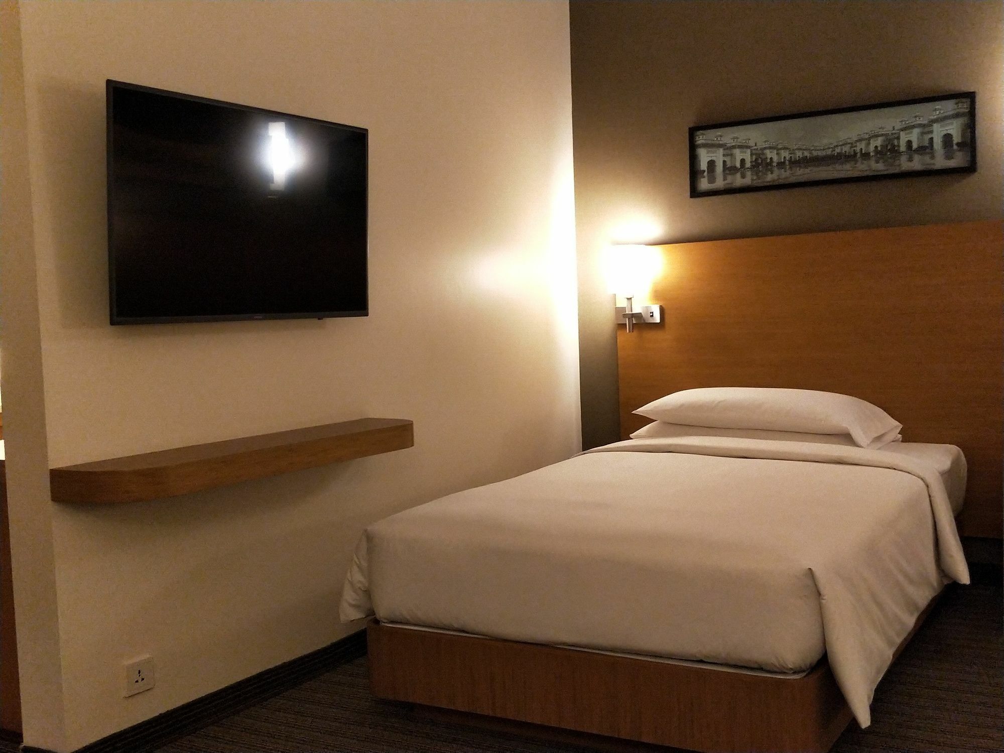 Hyatt Place Hyderabad Banjara Hills Dış mekan fotoğraf A room at the hotel